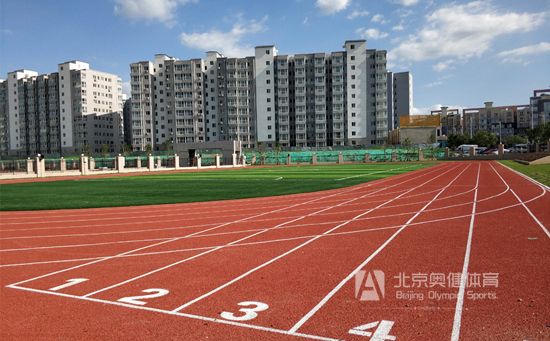 中學塑膠跑道圖片