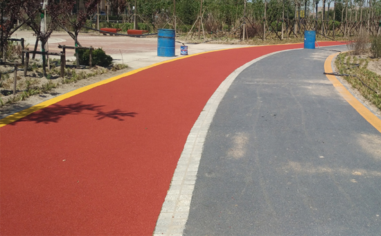 小區健身步道塑膠跑道圖片